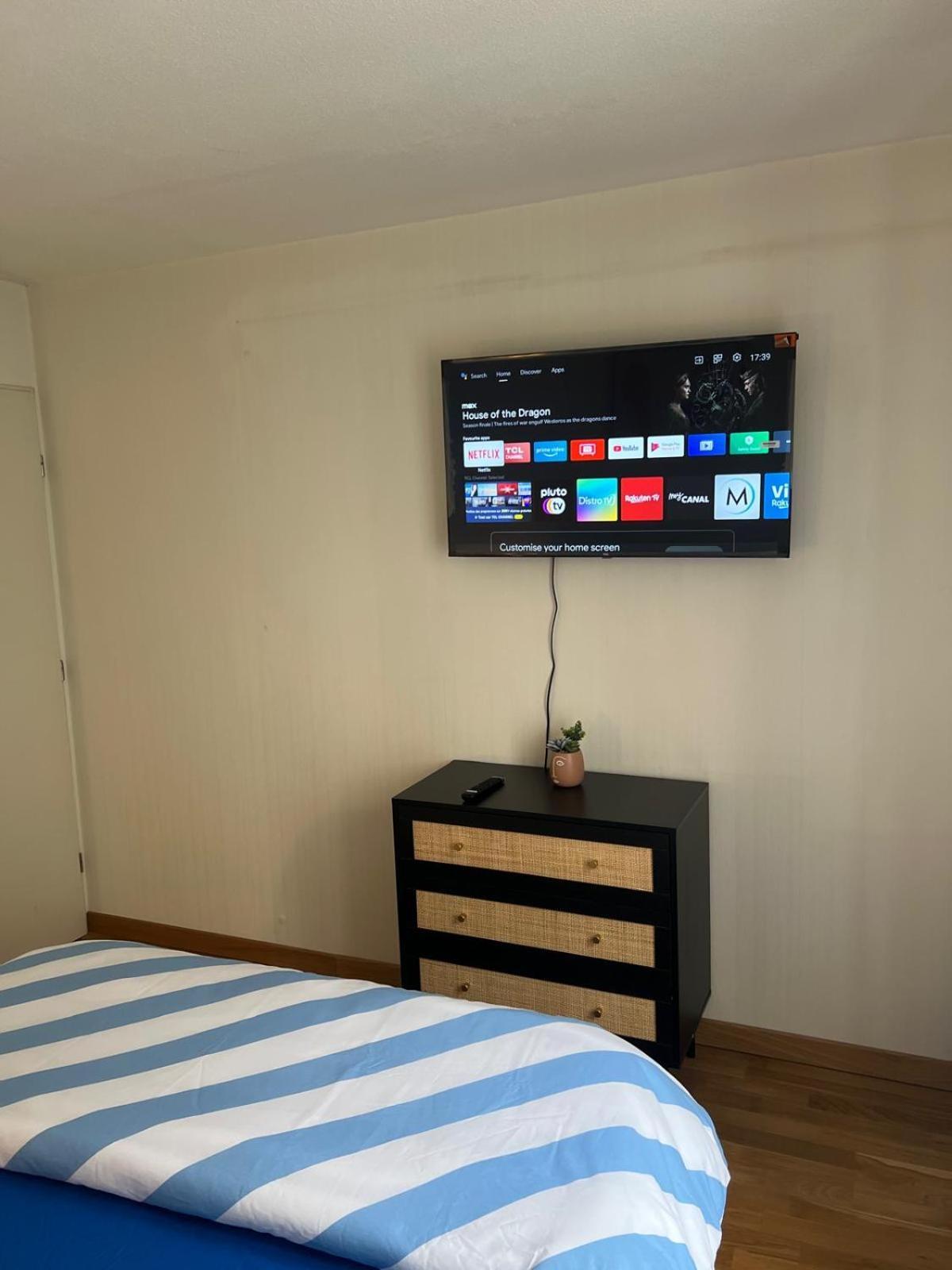 Champion Suites Сарсель Экстерьер фото