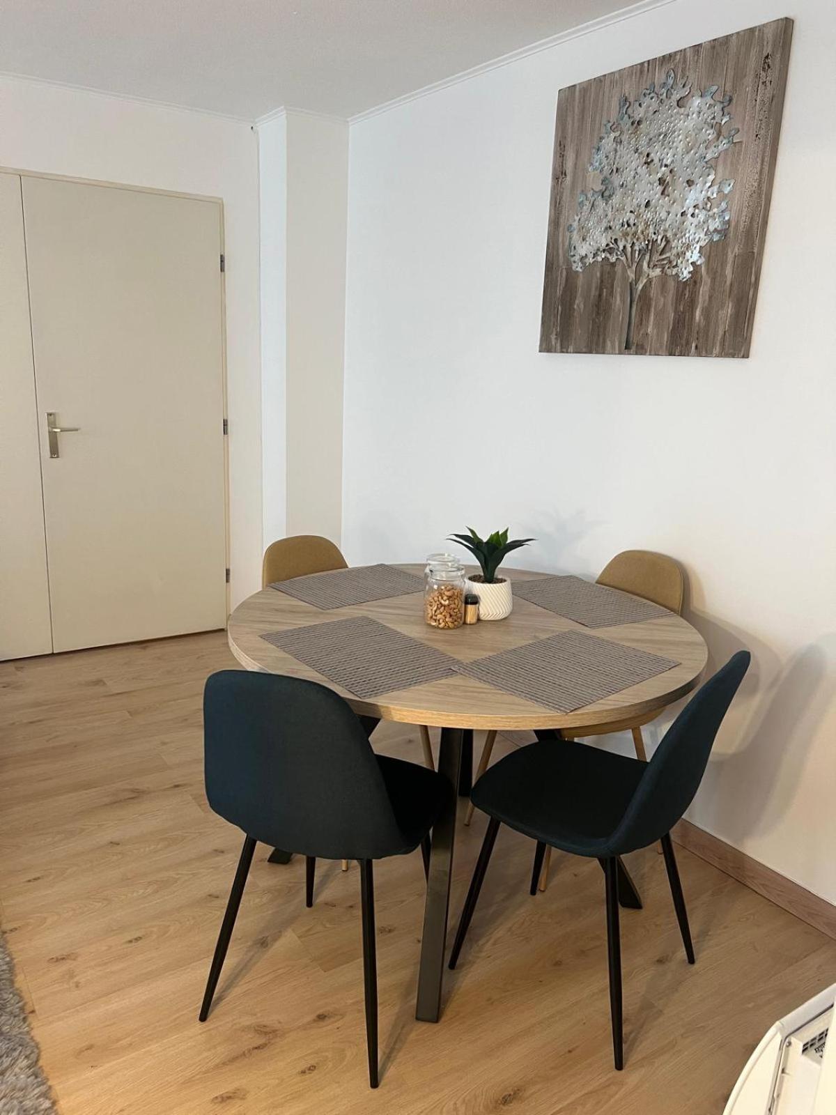 Champion Suites Сарсель Экстерьер фото