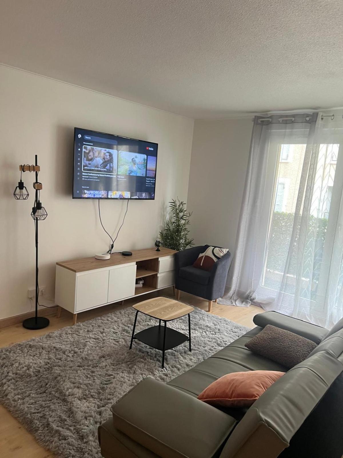 Champion Suites Сарсель Экстерьер фото